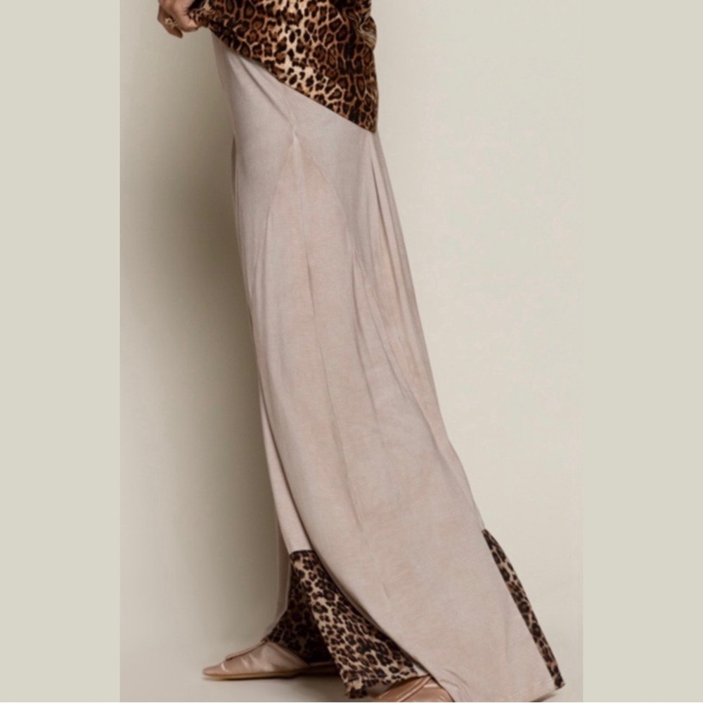 POL Wide Leg Palazzo Pants with Leopard Print Panels Bottom of Leg! - Picture 3 of 8